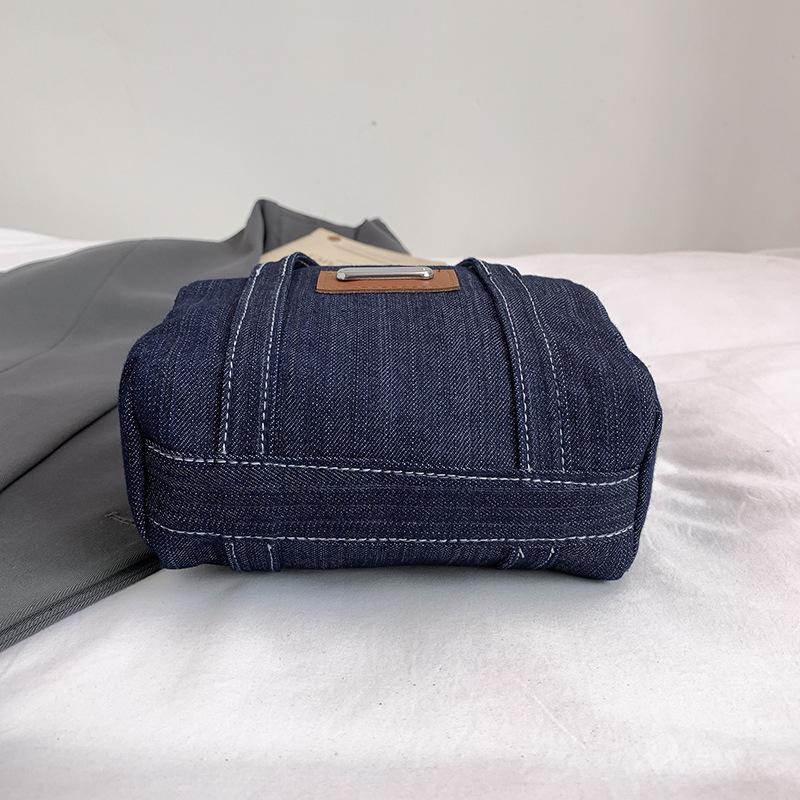 Denim bag women's 2025 autumn new niche design messenger bag Korean version of high-end foreign style portable pillow bag