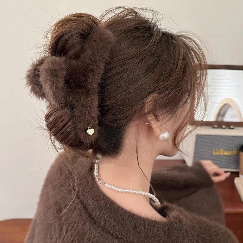 13cm Fluffy Plush Large Hair Claw Clips for Women Girls Big Crab Hair Clip Cute Plush Ponytail Holder Hair Accessories Headwear