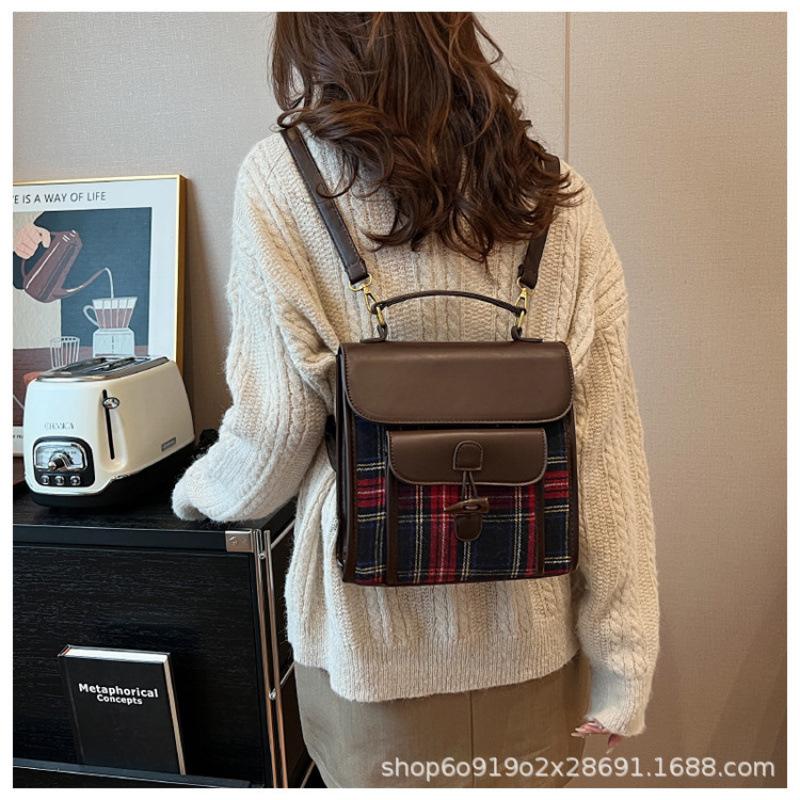 

Французский нишевый рюкзак высокого класса в ретро-стиле с контрастными цветами, женский модный дорожный рюкзак через плечо, портативная многофункциональная сумка темно-коричневого