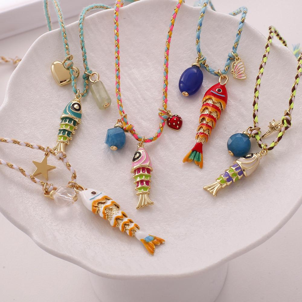 Collana Pesce Stile Boho Y2K per Donna Set da 3 Pezzi Carino Choker Stella Cuore Collari in Pietra Naturale Gioielli Estivi Trendy da Donna a Catena Lunga