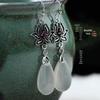 Pendientes de Plata Tailandesa Electrochapada Estilo Chino con Calcedonia Natural y Diseño de Loto Retro