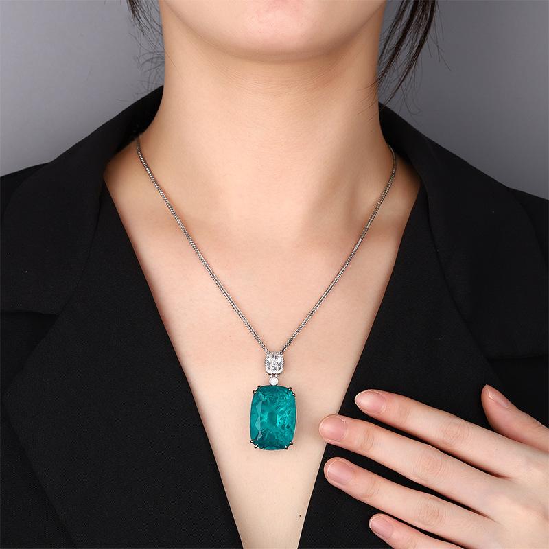 Jewelry Copper Bottom Gold-Plated Fashion Simulation Emerald Square Pendant Necklace 20 * 28