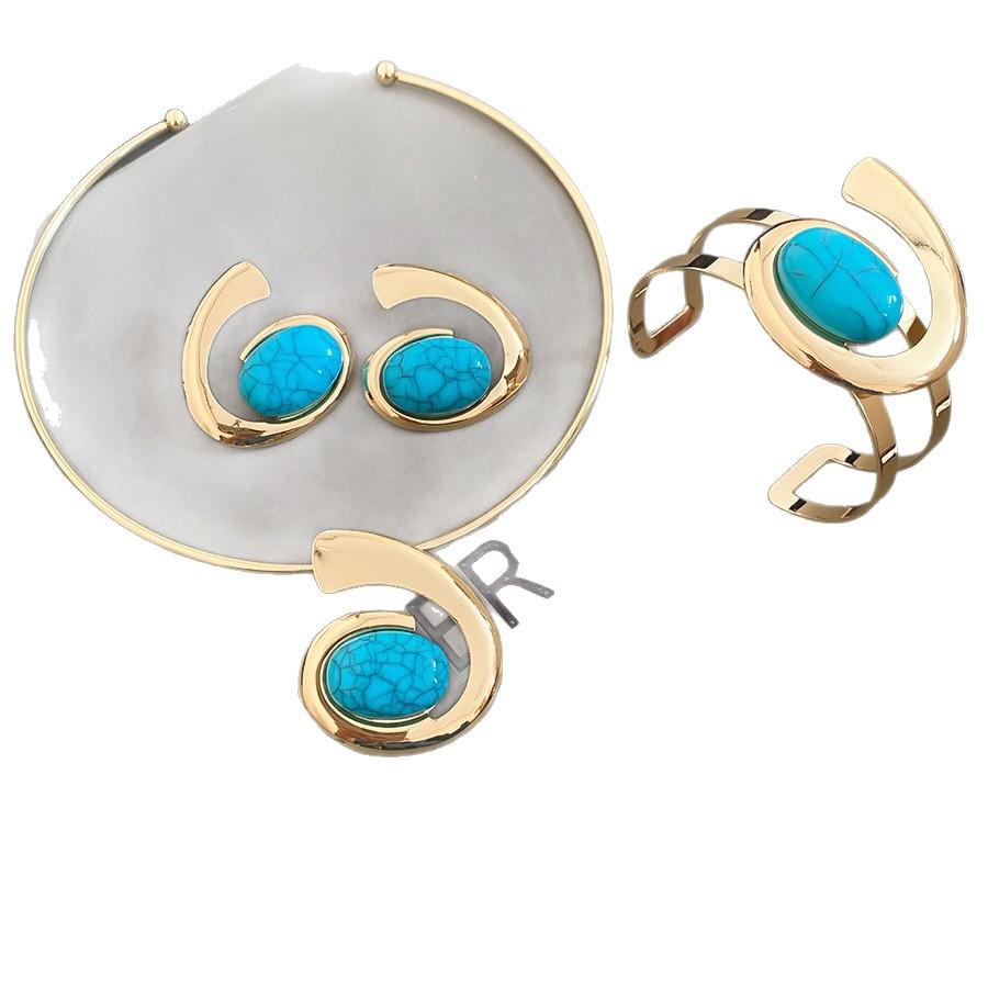 European and American Metal Style Geometric Round Earrings Necklace Light Luxury Niche Collarbone Chain Temperament Jewelry Set