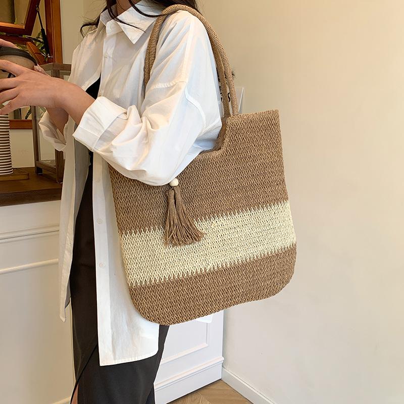 Fashion retro beach vacation woven contrasting color women's tote bag new versatile women's shoulder handbag