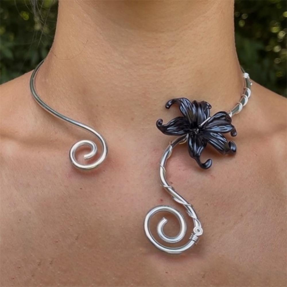 Flower Pattern Collar Necklace Colorful Women Necklace Vintage Iris Flower Necklace
