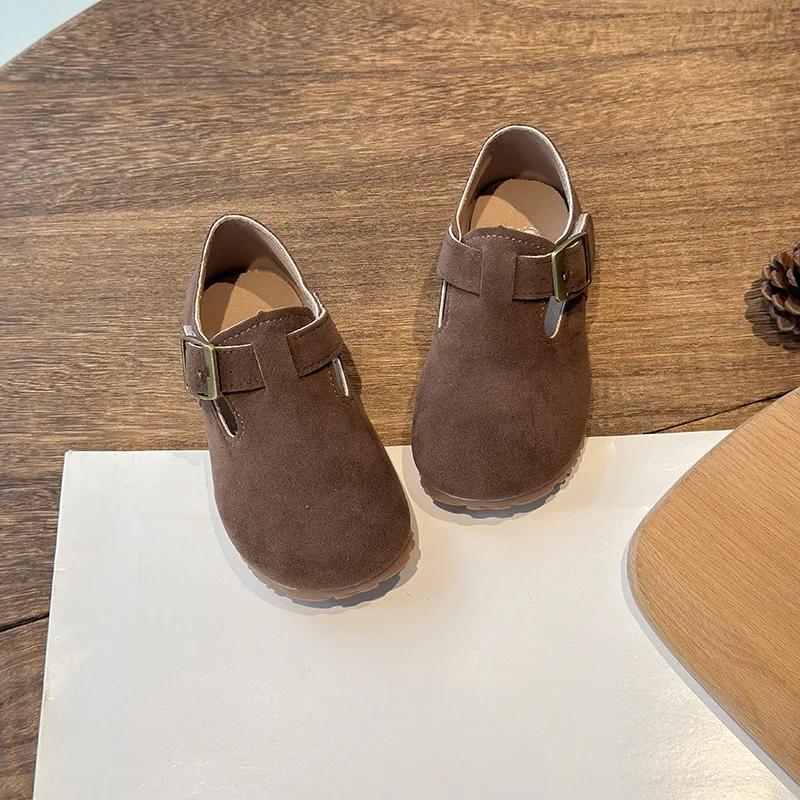 Mocassini per bambini e bambine, retrò, antiscivolo, dolci, scarpe basse per bambini, suola morbida, 2024, nuove scarpe alla moda in pelle per bambini, eleganti con chiusura a strappo.