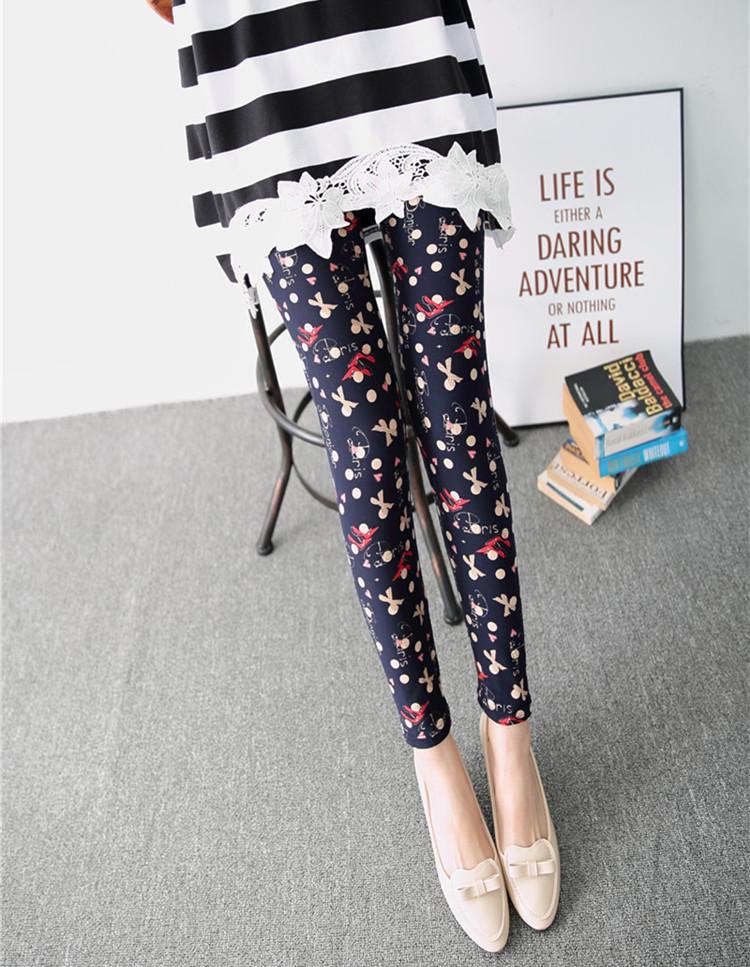 

Женские леггинсы из тонкого молочного шелка с принтом лапок на весну и осень - узкие брюки с мультяшным принтом для верхней одежды One size (90-150 catties)