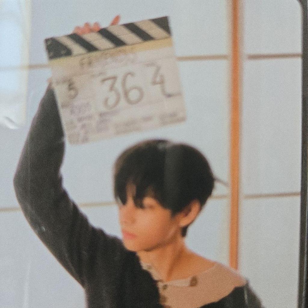 [USED] Friends Lottery FC Trading Card BTS Taehyung V FRIENDS