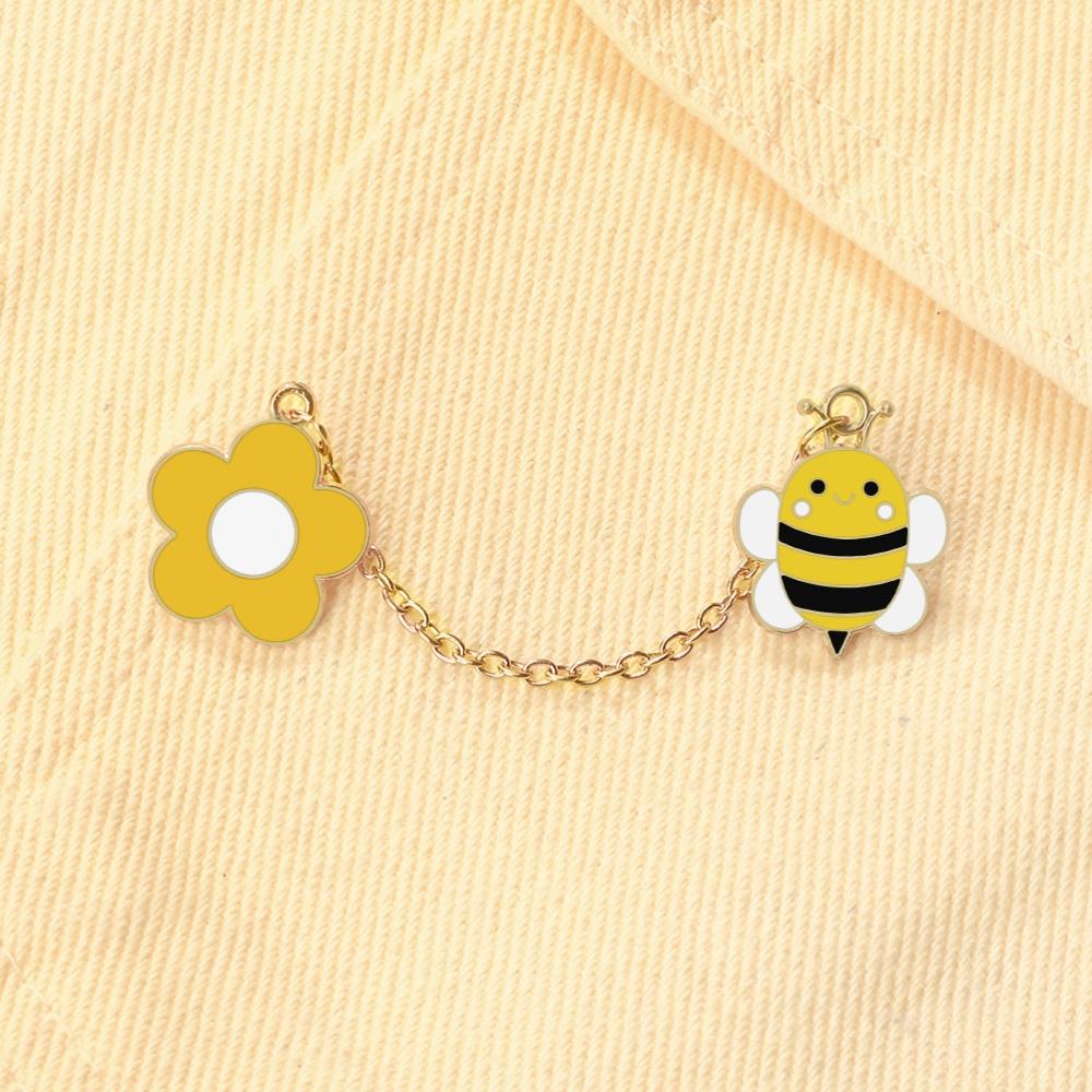 Yellow Bee and Flower Enamel Pin Cartoon Cute Insect Collect Nectar Brooches Custom Jewelry Backpack Lapel Badge Gift for friend