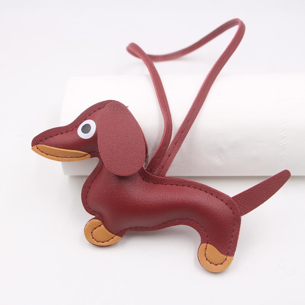 Charm de Couro Dachshund Desenho Animado em Estoque, Chaveiro de Cachorro e Acessório para Capa de Celular