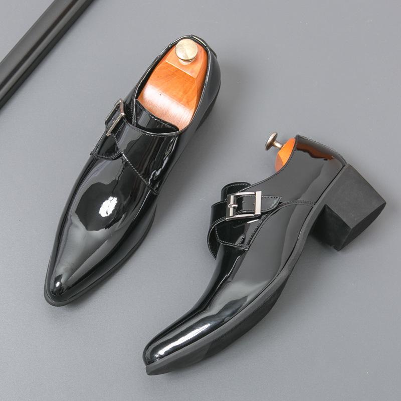 Casual Leather Shoes High-end Leather Lacquered Soft Leather Glossy British Style Buckle Pointed Lazy Shoes