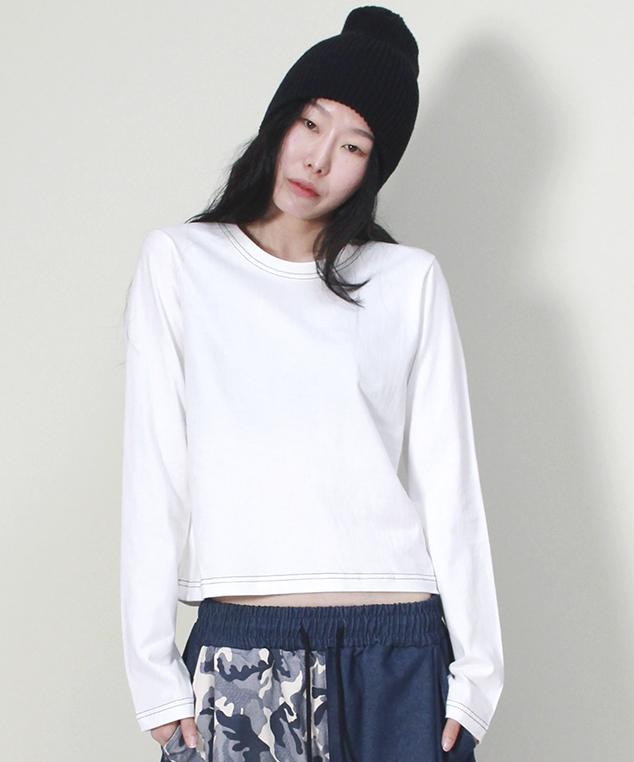 Deumakeu Outstitch Contrast Semi-Crop Long Sleeve T-Shirt Ivory