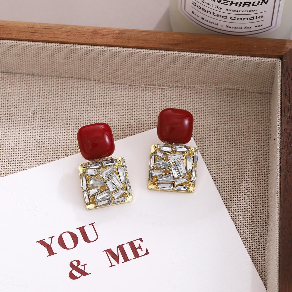 Retro Ankara Red Diamond Square Earrings, Autumn And Winter Light Luxury Niche High-End Fashion Temperament Earrings
