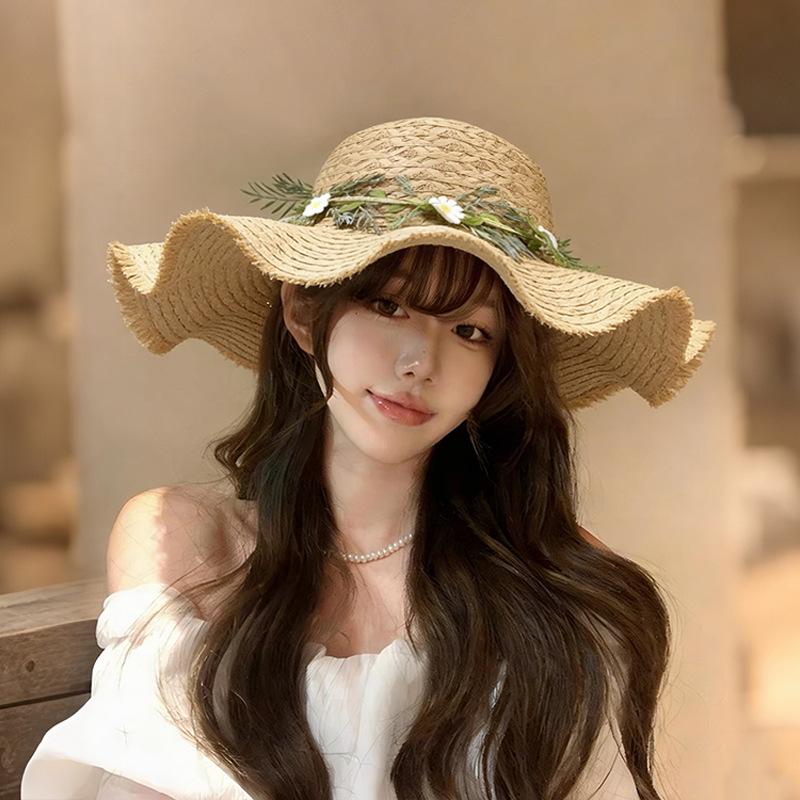 Women's Summer Rustic Daisy Wreath Straw Hat – Versatile Wide-Brimmed Sun Hat for Outings and Holidays