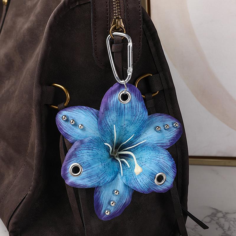 

Креативный кулон в виде сумки с цветами, изысканный брелок с орхидеей фаленопсис и лилией, аксессуары для украшения рюкзака, подарки синий