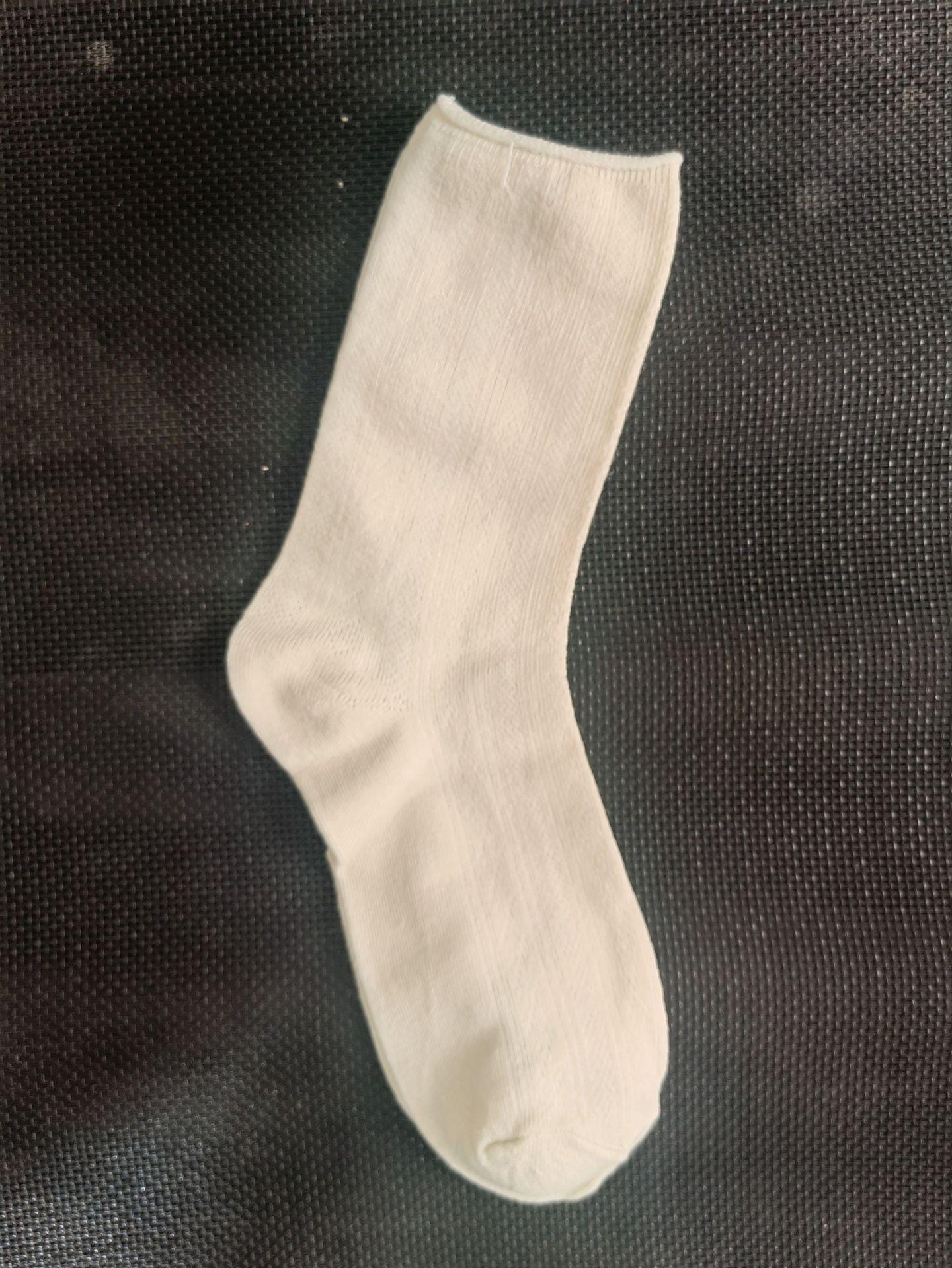 

Retro Cream Black & White Mid-Calf Socks - Spring/Summer Thin Diamond Pattern with Rolled Edge, Artistic Postpartum Design One Size кремовый/белый