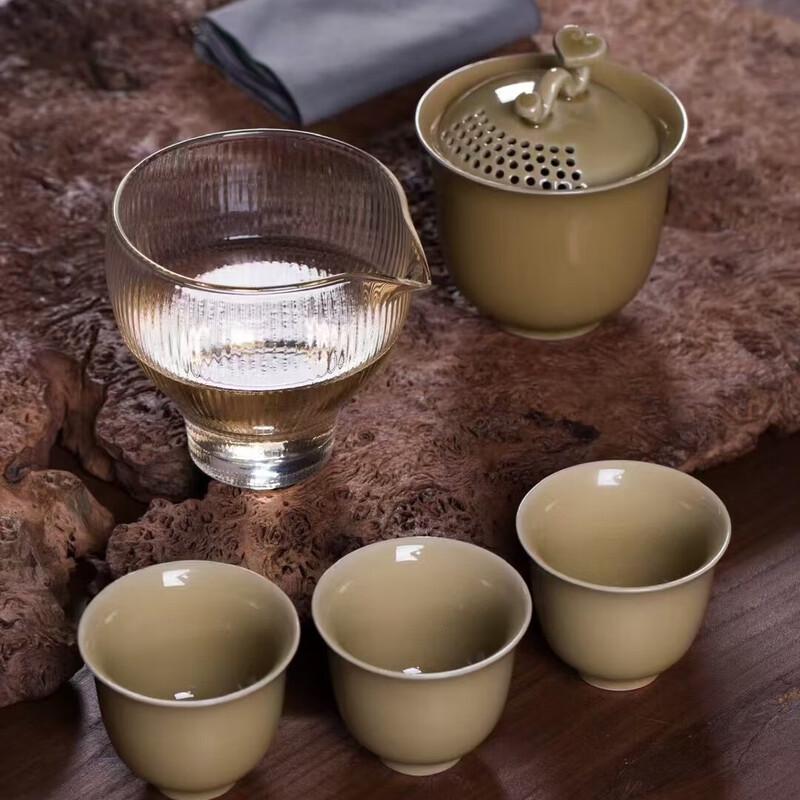 Yi Hu De Ruyi Ceramic Travel Tea Set