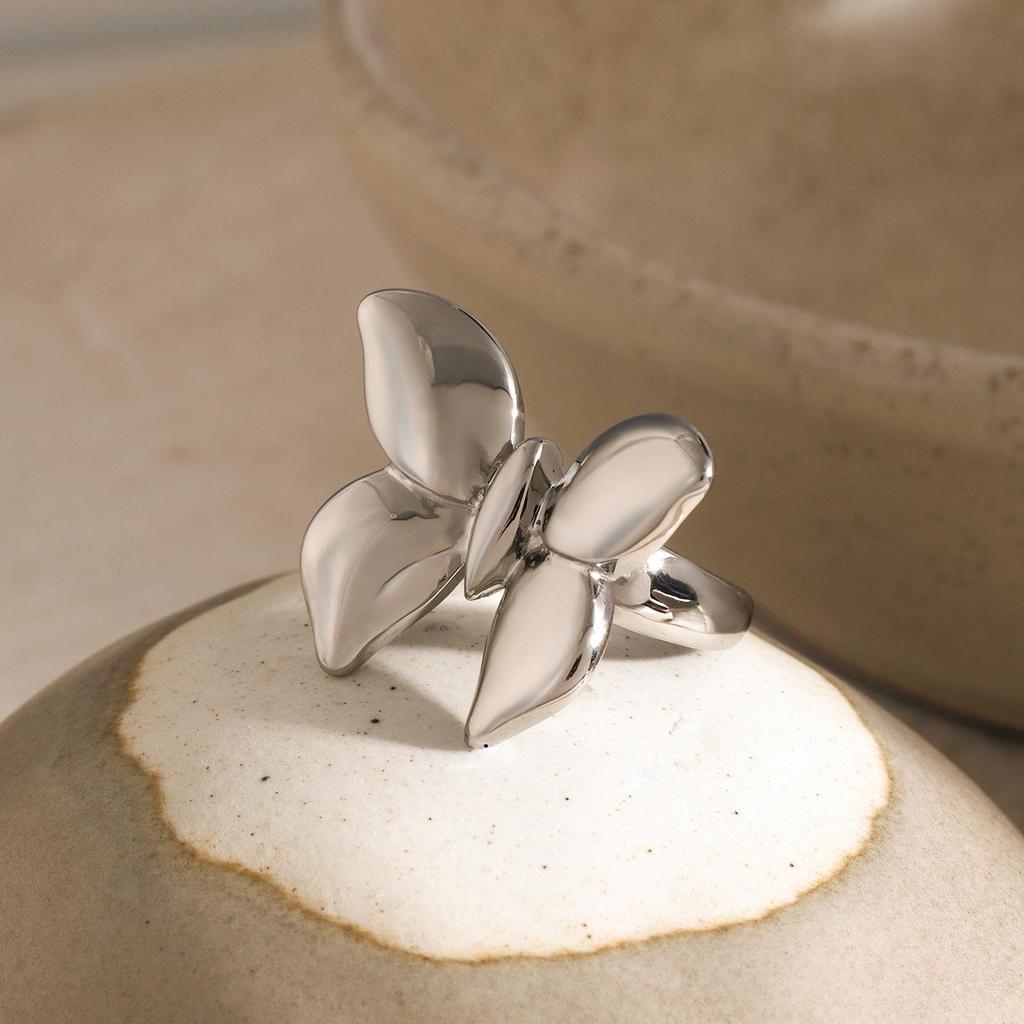 18k Gold Polierter Schmetterlingsring: Sommer 2024 Titan-Stahl-Design