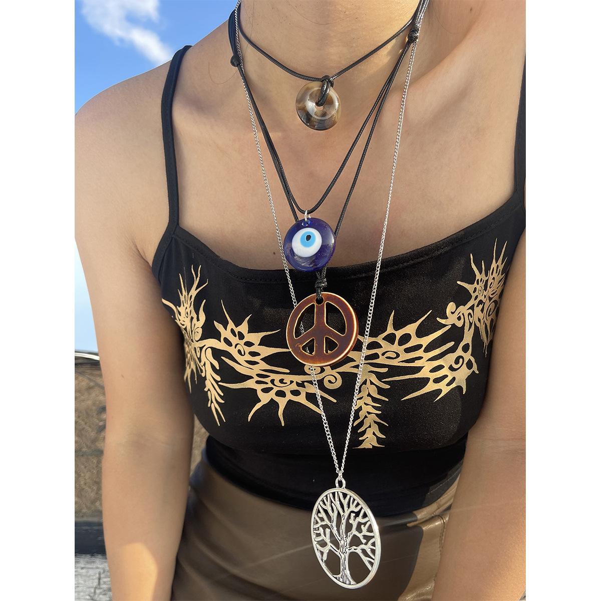 

Accessories, retro medieval safety buckle, eye set, necklace, female, niche diamond-encrusted big tree necklace.