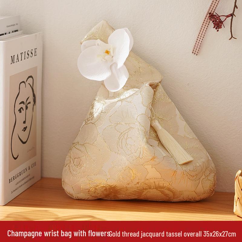 Elegant Wedding Gift Bag: Chinese Style Bridesmaid Handbag with Golden Accents