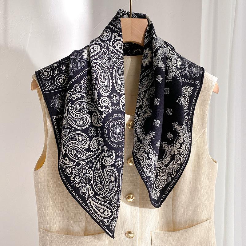 Cashew flower small square scarf silk scarf women's 2025 new scarf women's spring and summer high-end tie neck accessories neck strap decoration