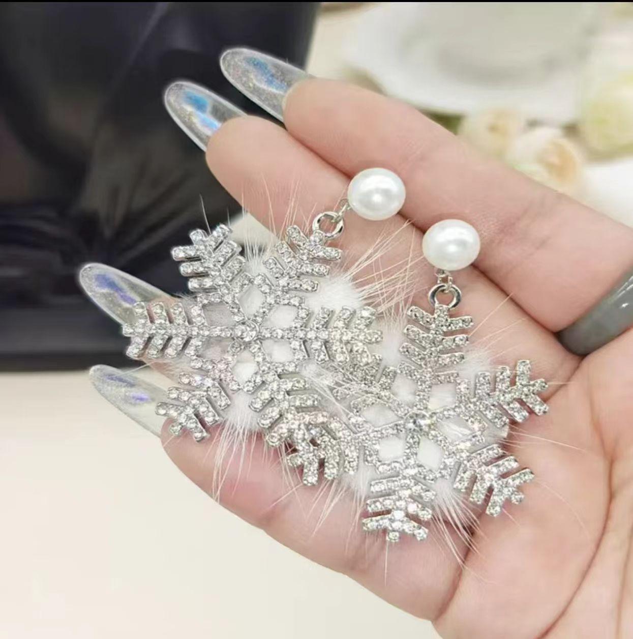 «Рождественские серьги-снежинки с бриллиантами и жемчугом 2024 года — элегантная французская роскошная серебряная игла» 14k