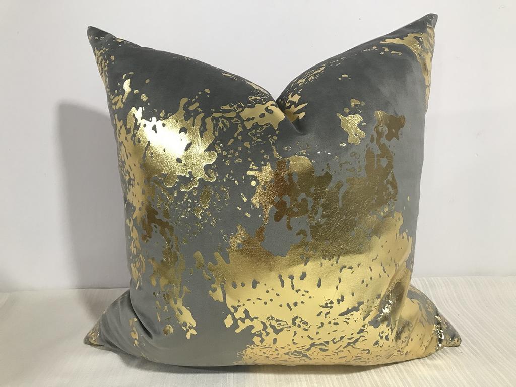 Custom Luxury Hotel Throw Pillow Cushion Cover Velvet Fabric Woven Animal Printing Soft Living Textured Black White Piping