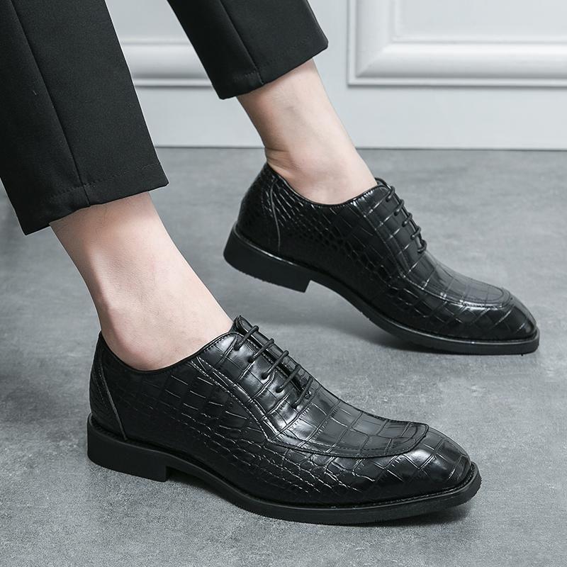 Fashion2024 NEW Men's Business Brogues Shoes High Grade Pointed Toe Vintage Genuine Leather Shoes Men Formal Wear Oxford Shoes 38-46