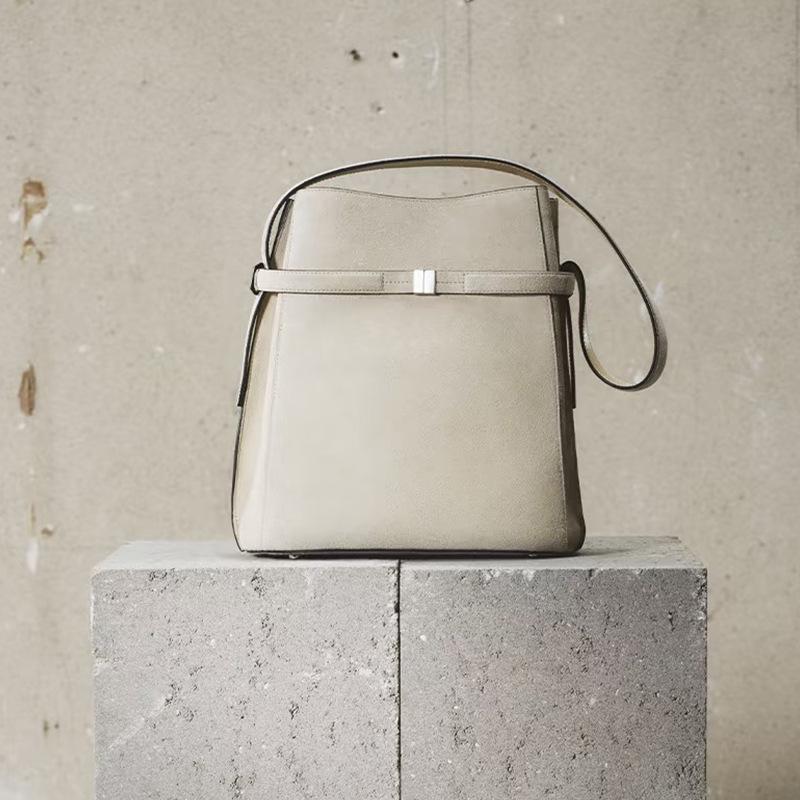 New Large Capacity Single Shoulder Leather Bucket Bag, Light Luxury, High-end, Simple and Niche, Summer Wide Shoulder Strap Crossbody Bag
