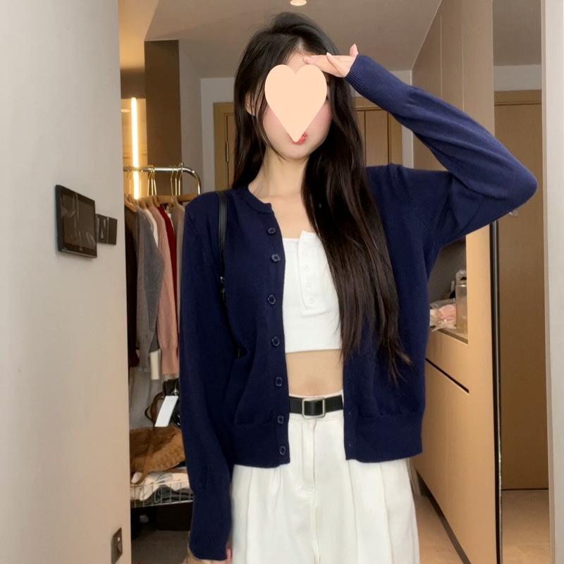 Hong Kong-Style Soft Knit Cardigan: Women's Long Sleeve Petite Sweater for Spring and Autumn