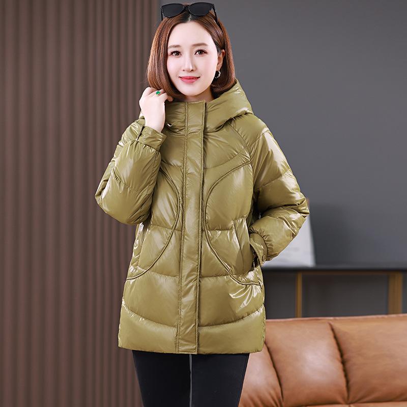 2024 Stylish Winter Short Down Jacket for Middle-Aged Women - Loose, Age-Reducing Cotton-Padded Coat