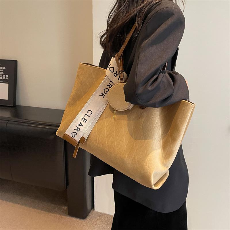 Large Capacity Suede Bag Women's Autumn and Winter Versatile Casual Shoulder Bag Class Tote Bag
