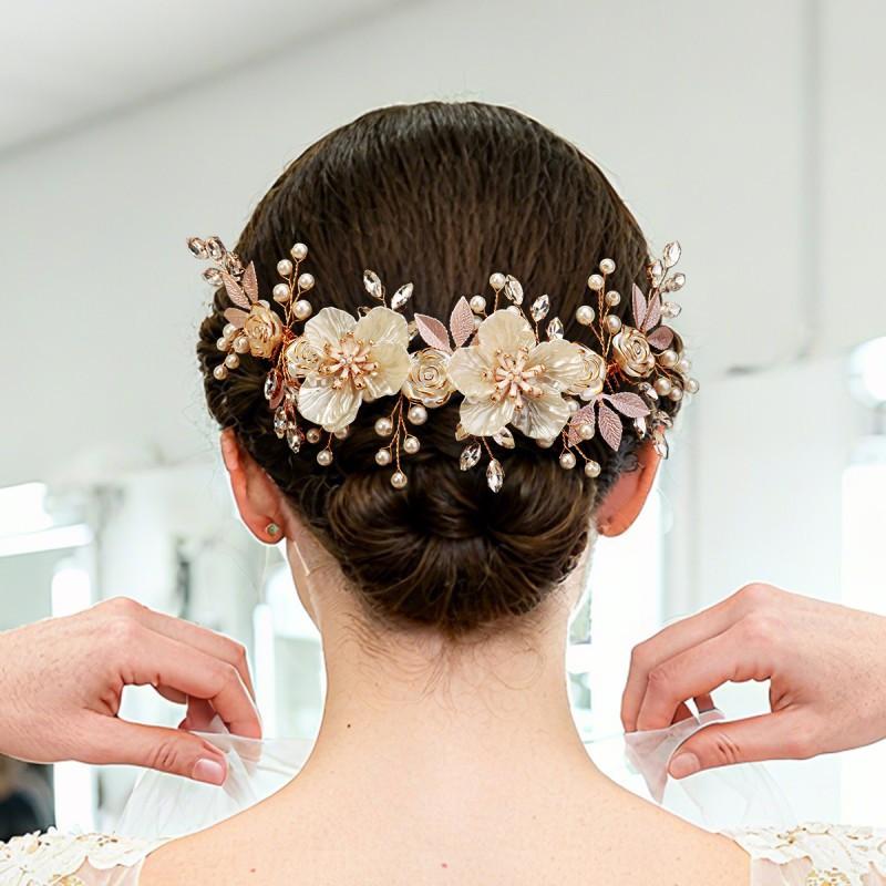 Weiße Acrylblume Braut-Kopfschmuck Reiner Handgemachter Perlen-Haarkamm Westlicher Hochzeitskranz Doppelband