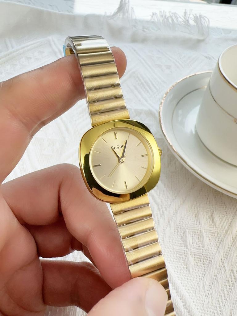 Ceas de mână casual cu cuarț pentru femei Ceas simplu auriu Brățară ajustabilă din oțel inoxidabil Ceas de mână Doamne Ceas de lux Cadouri