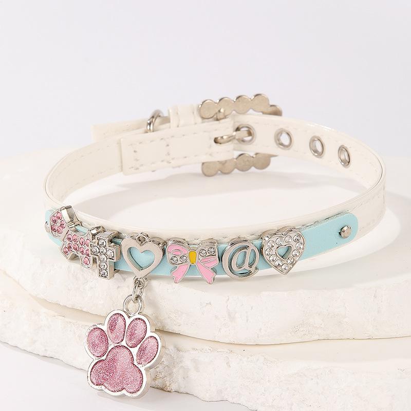 

Новый ПУ Набор для питомца Ошейник с буквой Маленькая кошка и собака Подвеска-отпечаток лапы Подвеска-кость Набор Кольцо для кошки с бриллиантом Кошка и собака L: 1.2 * 39CM (with length)