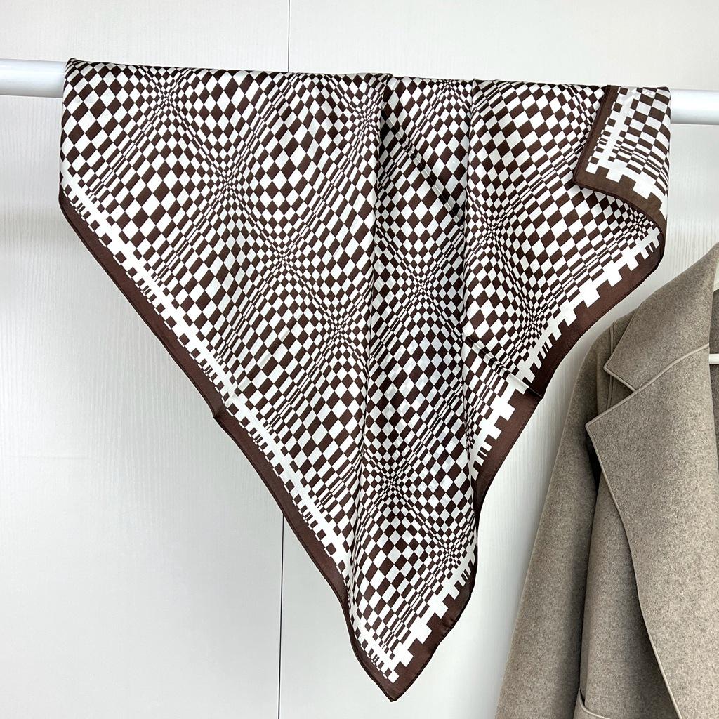 Spring And Summer Silk Chinese Square Scarves Go Out To The Street With Mulberry Silk Silk Scarves With Fresh Green Silk Scarves And Shawls.