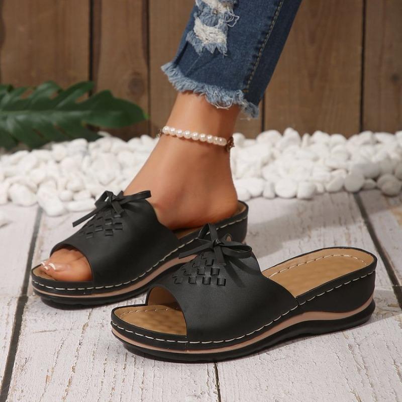 New Retro Round Head Cool Slippers Women's Sewing Line Wedge Comfortable Large Size Sandals