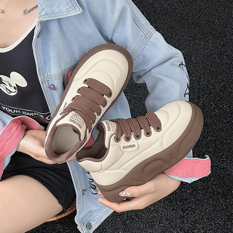 Platform Bread Shoes Women's Versatile and Lightweight Leather Soft-soled Small White Board Shoes New Sports and Leisure Shoes