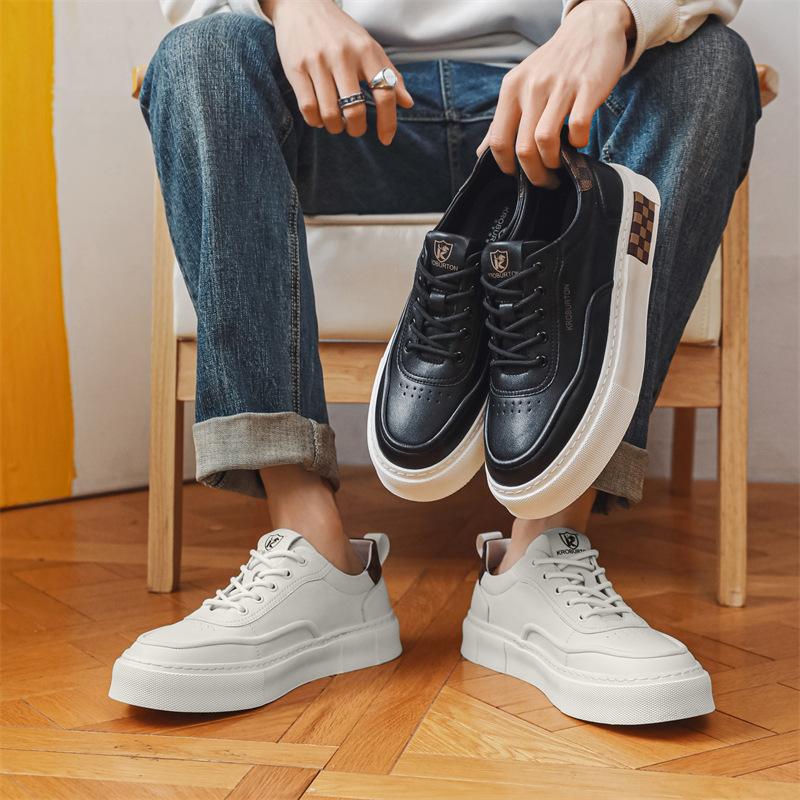 Klassische Board-Schuhe Frühling neu schlichter Stil Trend-Farbgebung Herren Freizeit-Board-Schuhe Studentenschuhe Pendler Herrenschuhe