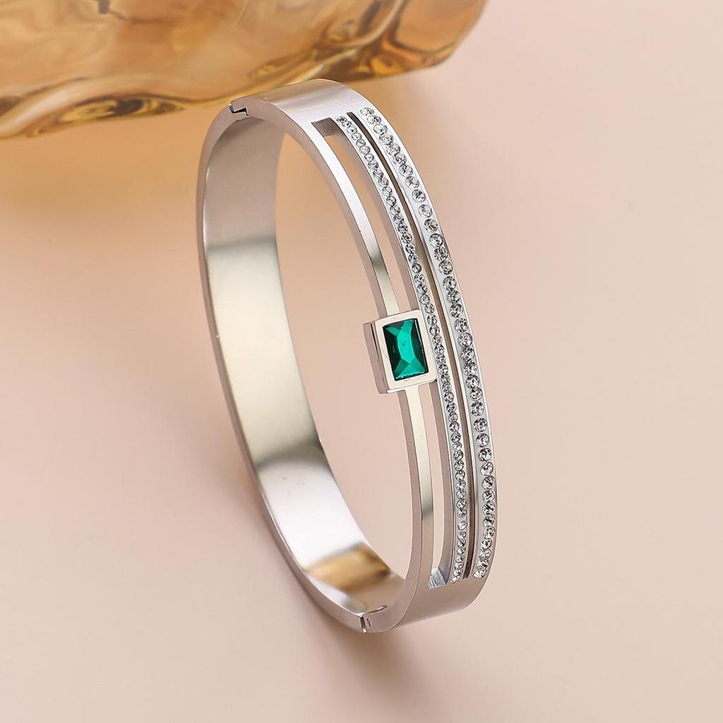Elegant Women's Cross-Border Diamond-Set Titanium Steel Bracelet: Simple European & American Style