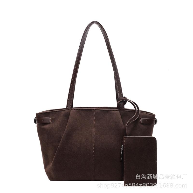 Autumn and Winter Explosion Matte Big Bag Women's 2025 New Trendy Temperament Versatile Shoulder Bag Large Capacity Commuter Tray