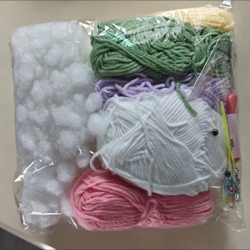 Kreativní Roztomilý Králík Jahoda Panenka DIY Balíček Materiálu Ulevuje od Stresu Ruční Háčkování Tkaní Klíčenka Dětský Dárek