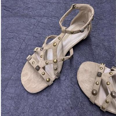 Vintage Ethnic Rivet Open Toe Flat Heel Versatile Comfortable Roman Sandals Summer New Round Toe Soft Sole Shoes
