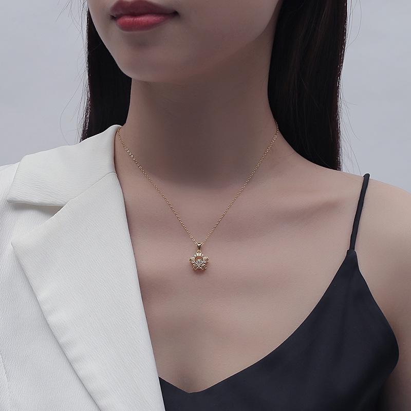 Korean-Style Sunflower Necklace for Women, S925 Silver, Dancing Zircon Flower, Perfect for Christmas & Valentine's Day