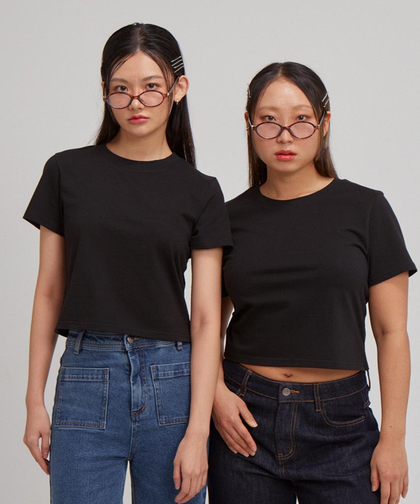 SALON DE YOHN Basic Short Sleeve Crop T_ Black