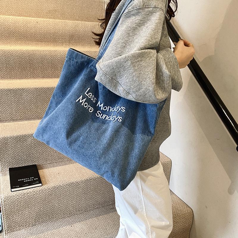 

Новая повседневная джинсовая вышитая наплечная сумка большой вместимости сумка-тоут в ковбойском стиле светло-синий