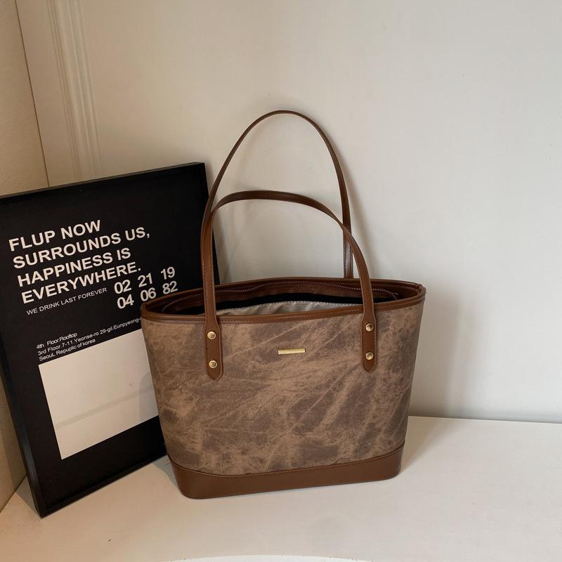 Large capacity versatile women's new retro casual armpit bag niche commuter shoulder bag