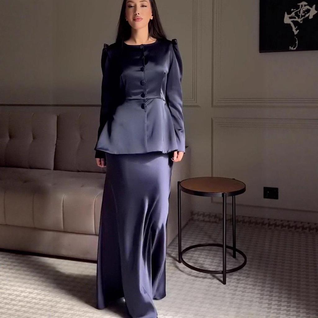 Podzimní dámský pracovní oblek s kulatým výstřihem a zapínáním na knoflíky v evropském a americkém stylu 2025