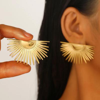 2024 Neue Mode Fächerförmige Ohrstecker Edelstahl Hohe Qualität Persönlichkeit Ohrringe für Frauen Goldfarbe Punk Zirkon