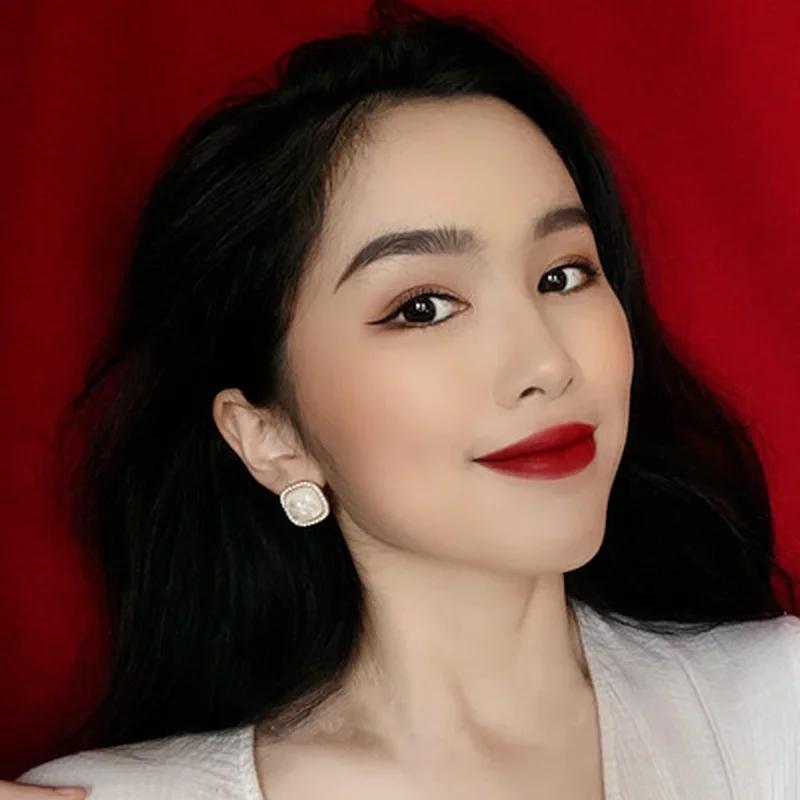 Vintage Hong Kong Style Earrings White Shell Fragments Square Gemstone Earrings Female 925 Silver Needle Earrings Korean Earring